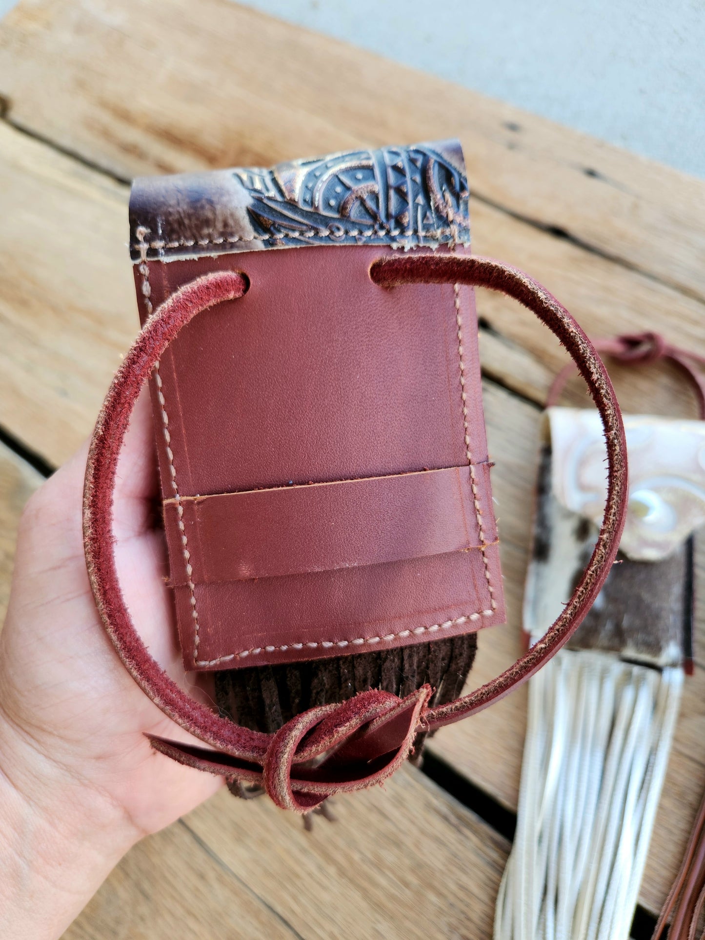 Breakaway Powder Holder